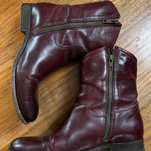 Frye Women's Boots in Burgundy size 8B - Picture 3 of 7